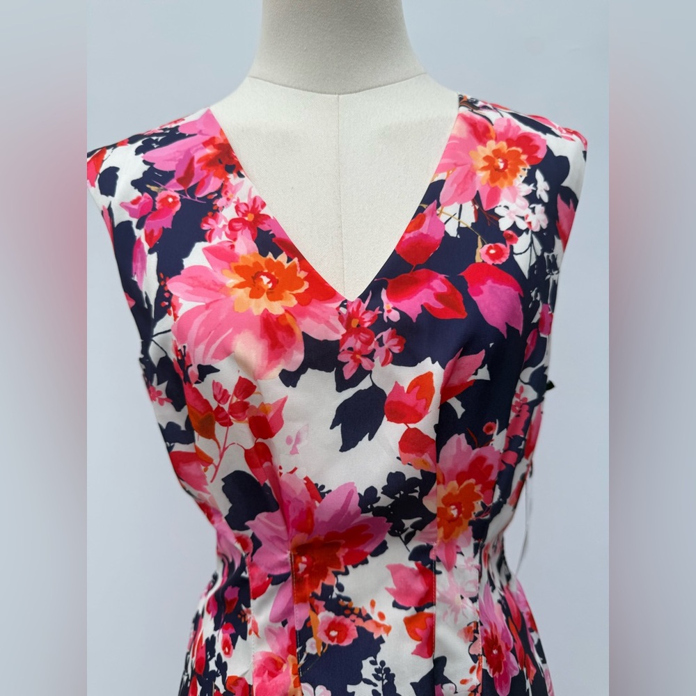 Kensie Women's Colorful Floral-Print V-Neck A-Line Dress Size 4 - Picture 5 of 16
